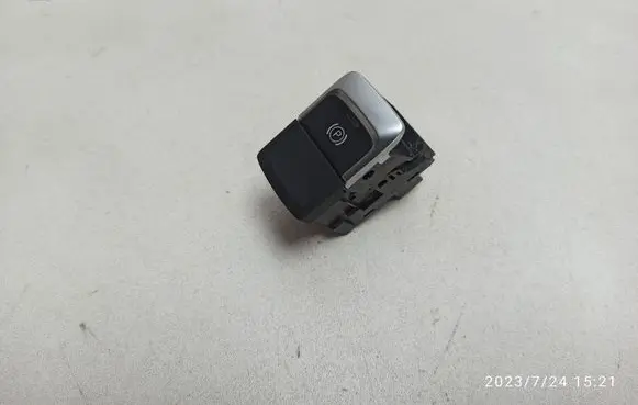 Audi Q3 8U Hand parking brake switch 8U0927225D