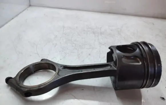 Land Rover Range Rover L322 Piston with connecting rod