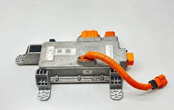 Voltage converter inverter