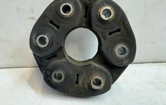 BMW 6 F12 F13 Rear prop shaft donut coupling/joint 7546426