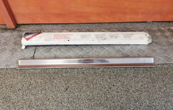 Seat Ibiza III (6L) Front sill trim cover 6L1071511