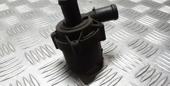 Volkswagen PASSAT B8 Electric auxiliary coolant/water pump 5Q0965567J