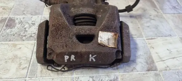 Front brake caliper