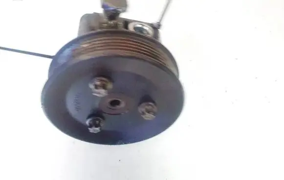 Opel Vectra B Power steering pump 90528666
