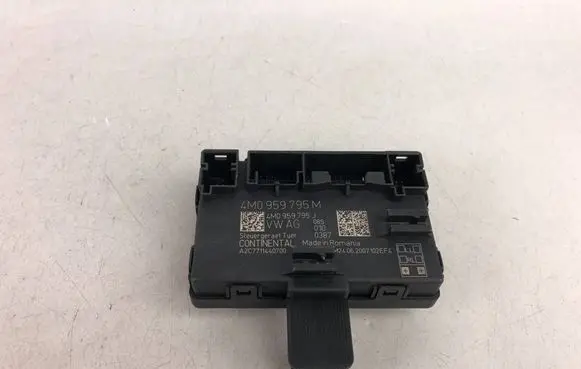 Audi e-tron Door control unit/module 4M0959795M