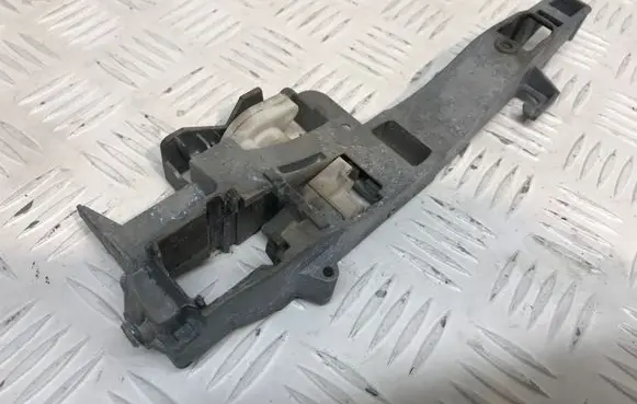 Peugeot 407 Front door exterior handle/bracket 9653401580