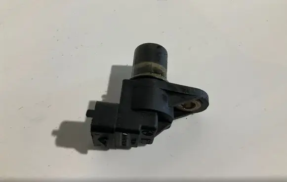 Mercedes-Benz E W211 Camshaft position sensor A0031539728