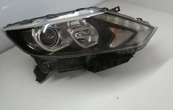 Nissan Qashqai Headlight/headlamp 10018013