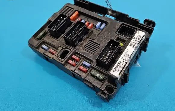 Citroen Berlingo Central body control module T118470003K IMPRK1582013