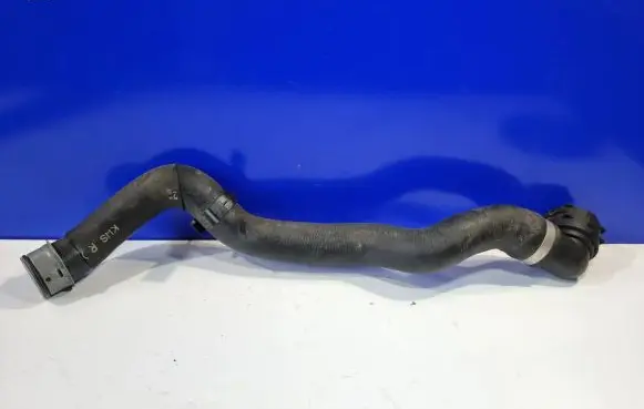 Mercedes-Benz CLS C257 Engine coolant pipe/hose A2225010093