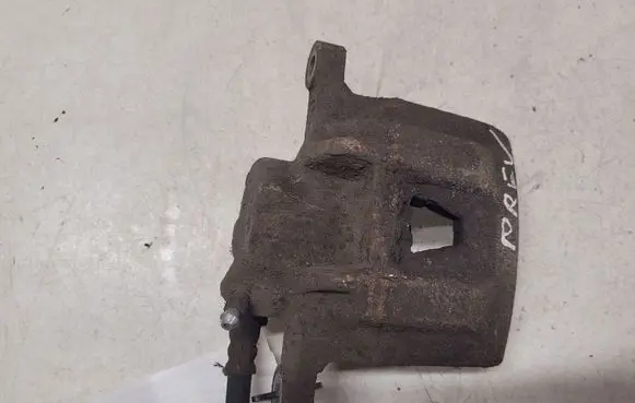 Toyota Previa (XR30, XR40) II Front brake caliper