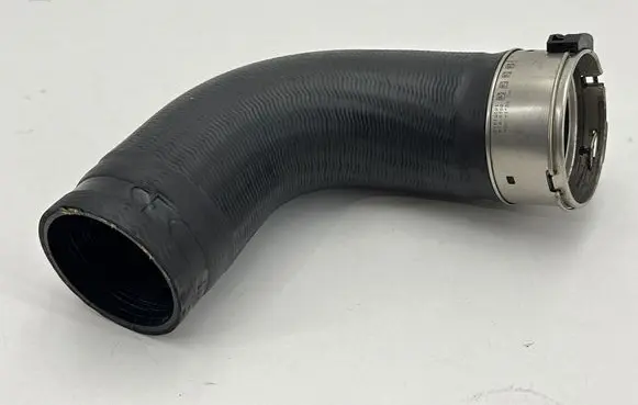 Volvo XC40 Intercooler hose/pipe 32224398 18351412