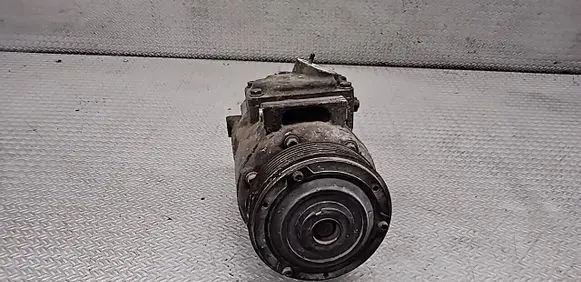 Volkswagen Touran I Air conditioning (A/C) compressor (pump) 1K0820803G