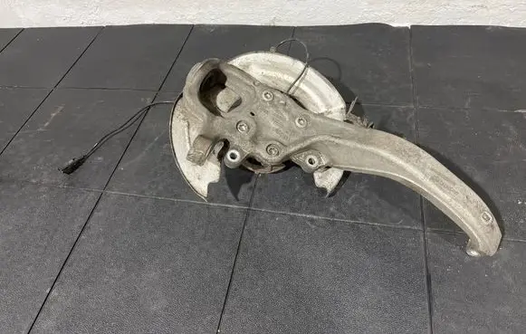 Jaguar XE Front wheel hub GX733K185A