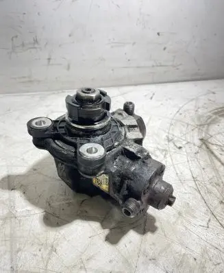 Volvo XC60 Fuel injection high pressure pump 31272896 0445010618