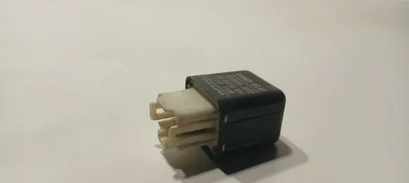 Toyota Land Cruiser (BJ70) Other relay 8592630020