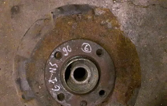 Volkswagen Golf I Front wheel bearing hub 171407255A 90MM