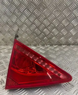 Audi A7 S7 4G Tailgate rear/tail lights 4G8945093