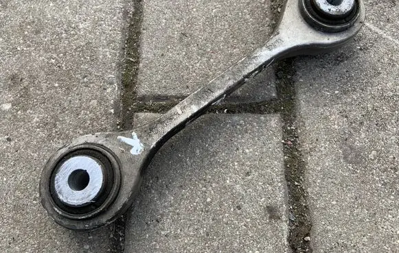 Audi A8 S8 D4 4H Front anti-roll bar/stabilizer link 4M0411317