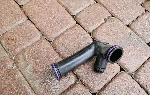 Opel Combo E Engine coolant pipe/hose 9820174380