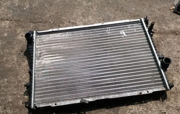 BMW 7 E38 Coolant radiator