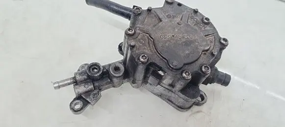 Skoda Octavia Mk2 (1Z) Vacuum pump 038145209C