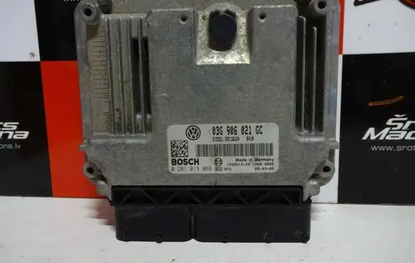 Volkswagen Touran I Engine control unit/module 03G906021GC