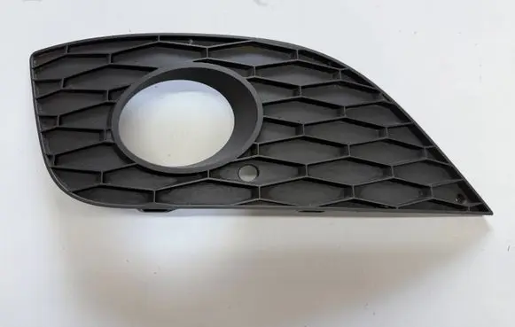 Seat Exeo (3R) Front fog light trim/grill KRAEXE180226 3R0853666A