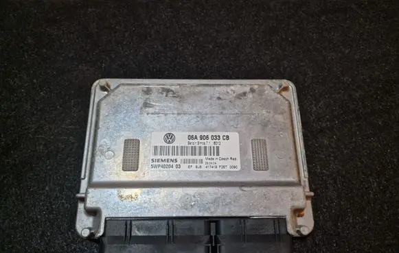 Volkswagen Golf V Engine control unit/module 06A906033CB