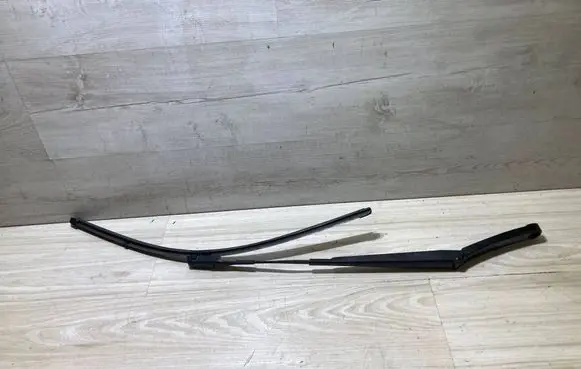 Skoda Octavia Mk3 (5E) Front wiper blade arm 5E1955409