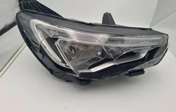 Opel Grandland X Headlight/headlamp YP00015580