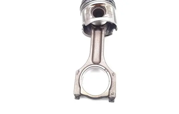BMW X3 E83 Piston with connecting rod N47D20C