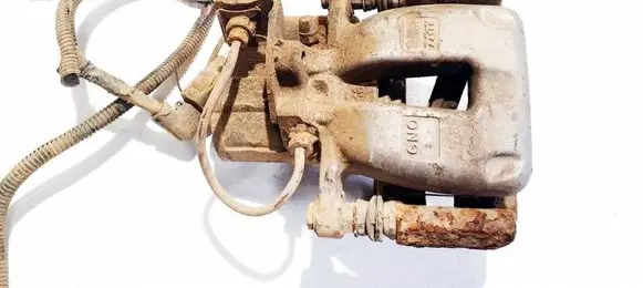 Volkswagen PASSAT B6 Rear brake caliper 