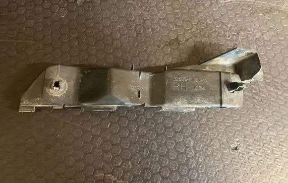 Toyota Avensis T250 Front bumper mounting bracket 5253505020