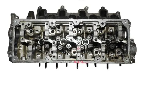 Volkswagen PASSAT B6 Engine head 03L103373E
