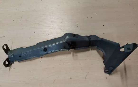 Audi A4 S4 B8 8K Fender mounting bracket 8K0821135C
