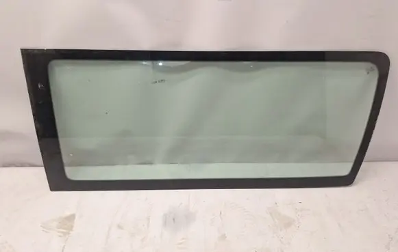 Volkswagen Transporter - Caravelle T5 Side middle window/glass 7E3845332P