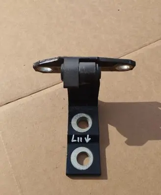 Infiniti EX Rear door lower hinge