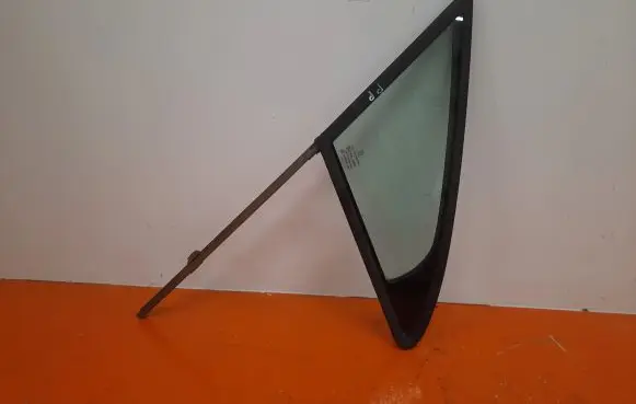 Peugeot 407 Front door window glass four-door 96589537