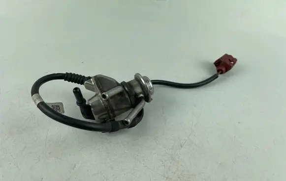 Volkswagen Tiguan AdBlue injector 04L131113P