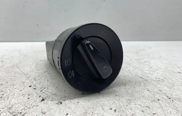 Volkswagen Golf IV Light switch 1C0941531A 04052031 31412
