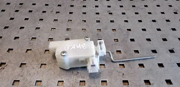 Fuel tank cap lock motor