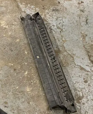 BMW 5 E60 E61 Radiator trim 7792844 C4181 B648009