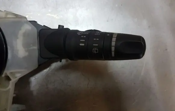 Nissan X-Trail T30 Wiper control stalk 252608H905