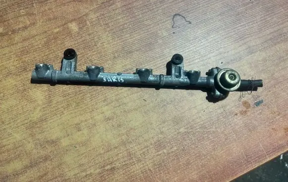 Fuel main line pipe
