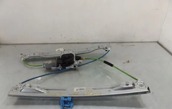 Citroen C3 Picasso Front door window regulator with motor