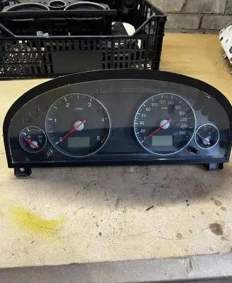 Ford Mondeo Mk III Speedometer (instrument cluster) 3S7F10841 3S7F10841A 44ZU187