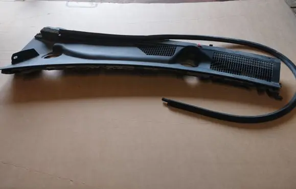 Infiniti G37 Wiper trim 66863JK61A