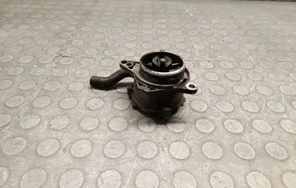 BMW 7 E38 Vacuum pump 2249939