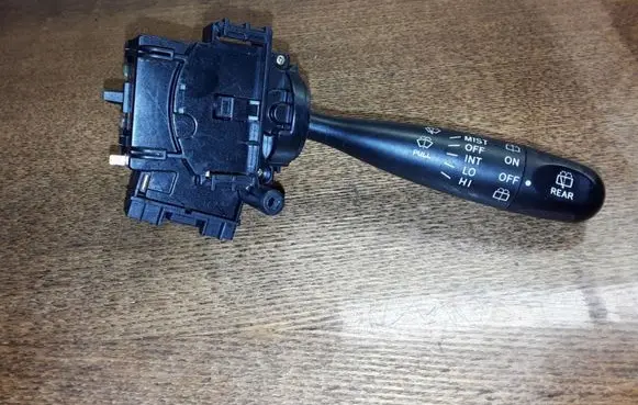 Toyota Corolla E120 E130 Wiper control stalk 173647